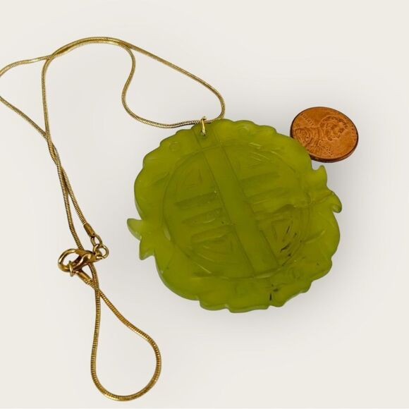 Large round Vintage Carved Green stone - Picture 4 of 4